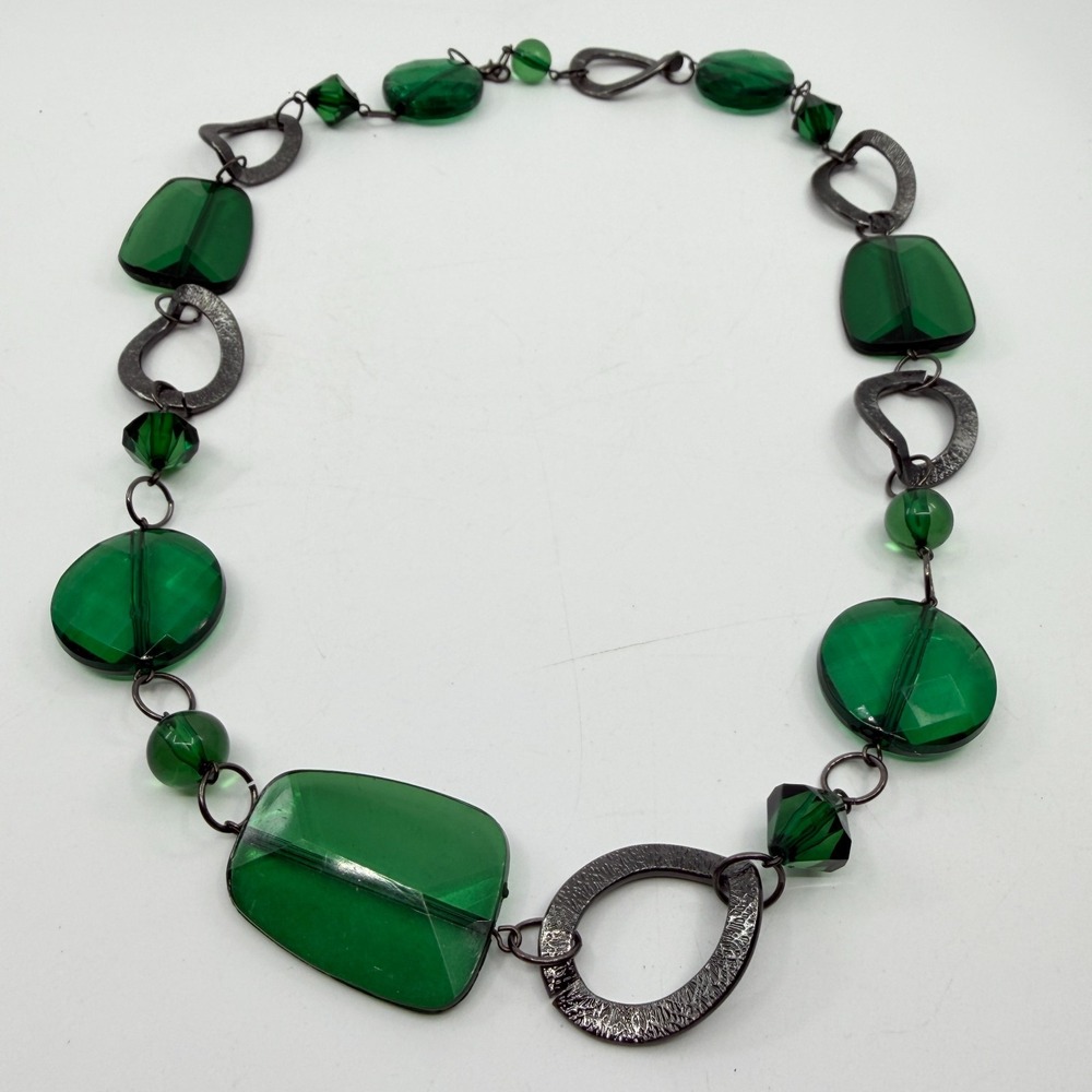 Emerald Green Statement Necklace Faceted Beads Gunmetal Tone Links Boho Chic - Picture 14 of 17